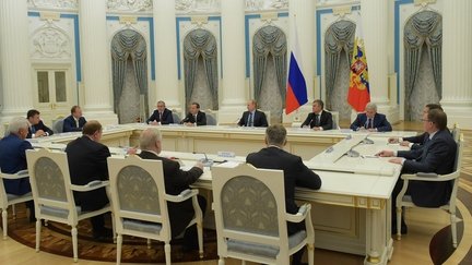 Дмитрий Медведев принял участие во встрече Президента России Владимира Путина с руководителями политических партий, прошедших по итогам выборов в Государственную Думу
