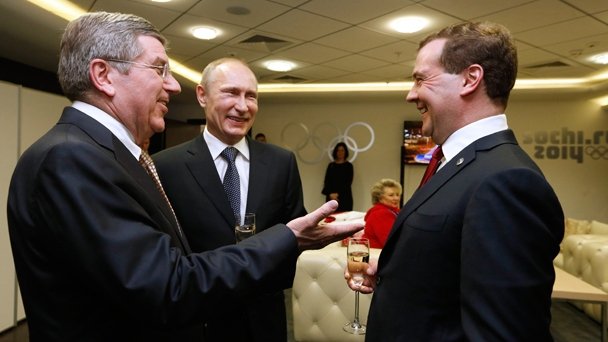 С Президентом России Владимиром Путиным и президентом Международного олимпийского комитета Томасом Бахом